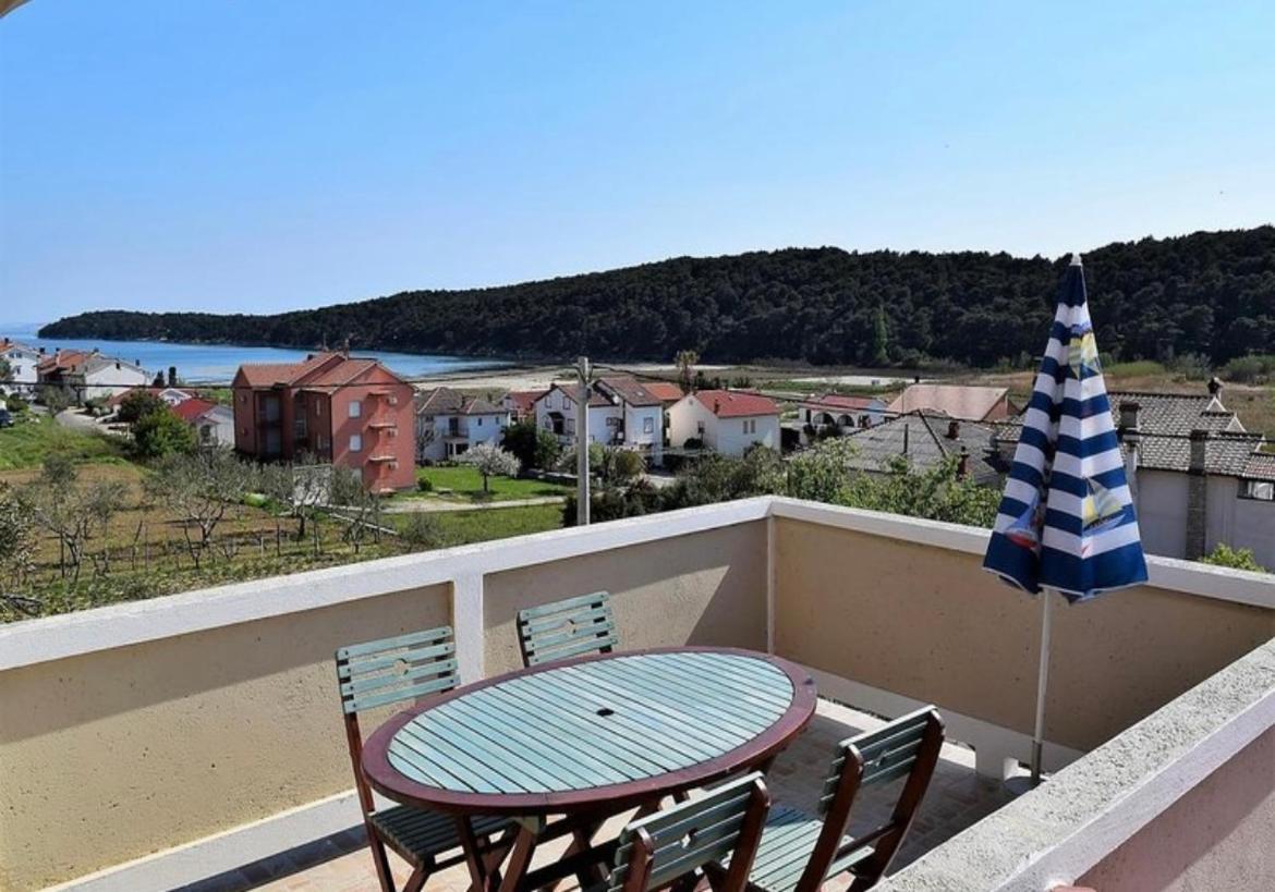 Apartment Eufemija-Rab Kampor Eksteriør billede
